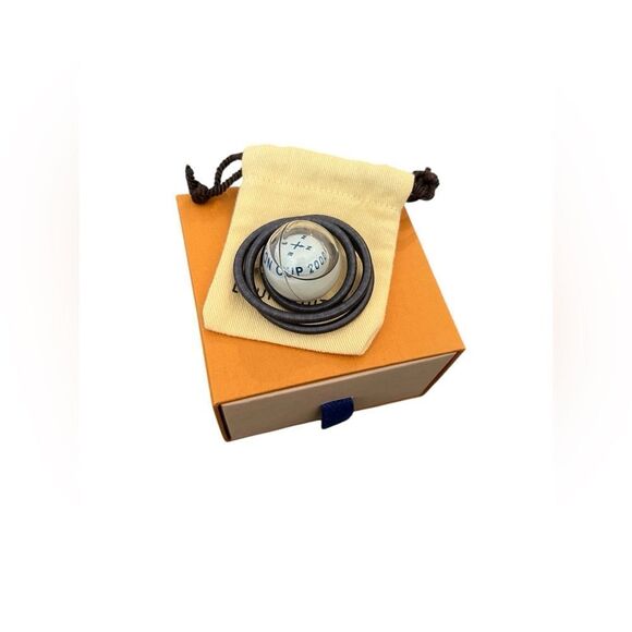 LOUIS VUITTON Cup 2000 Compass Pendant Necklace - Picture 3 of 10